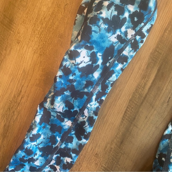 Free People Movement • You’re A Peach High Waist Blue & Black 7/8 Leggings • XS - Picture 5 of 7